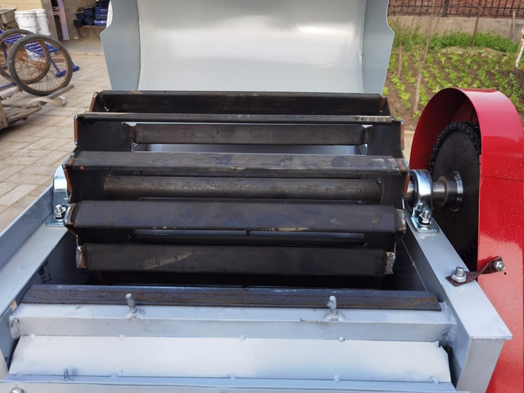 How to Use Peanut Huller Machine Properly? - Agricultural Machinery（images 3）